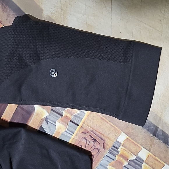 Lululemon Athletic Capri Leggings Size 8 - Picture 4 of 6